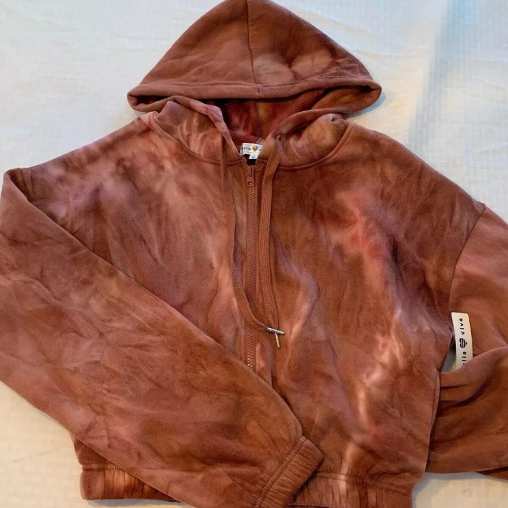 ✨SOLD✨Stella Viva Crop Sweatshirt Hoodie Tie Dye